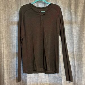 Lululemon Men's Metal Vent Tech 2.0 Long Sleeve Henley (Slate/Black)